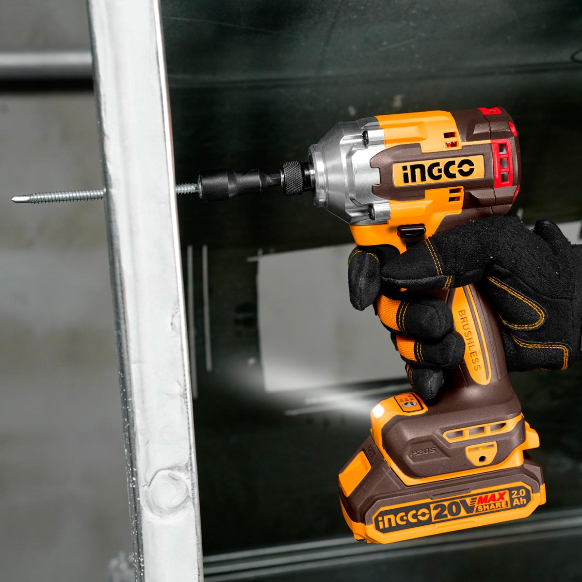 Επαγγελματικό impact driver 20V με μπαταρίες, φορτιστή και μύτες