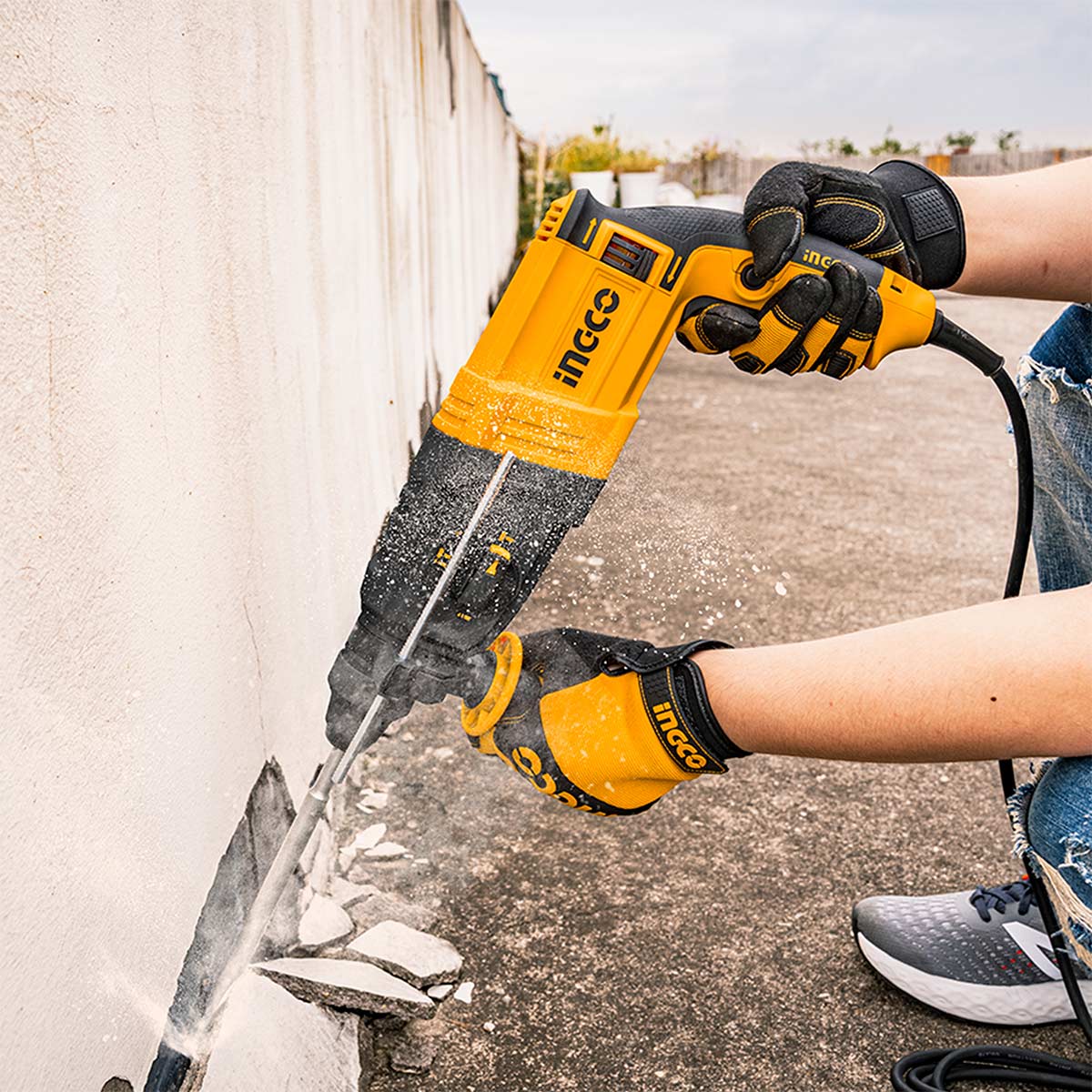 Ηλεκτρικό πιστολέτο περιστροφικό κρουστικό 950W SDS Plus 2.5J με ταχυτσόκ και βαλίτσα