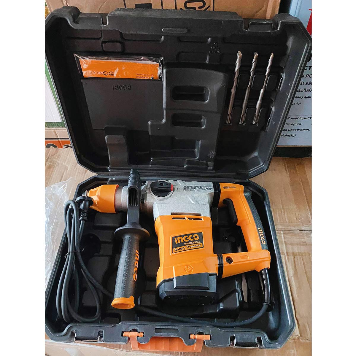 Ηλεκτρικό πιστολέτο περιστροφικό κρουστικό 1800W SDS Plus 7.5J με βαλίτσα